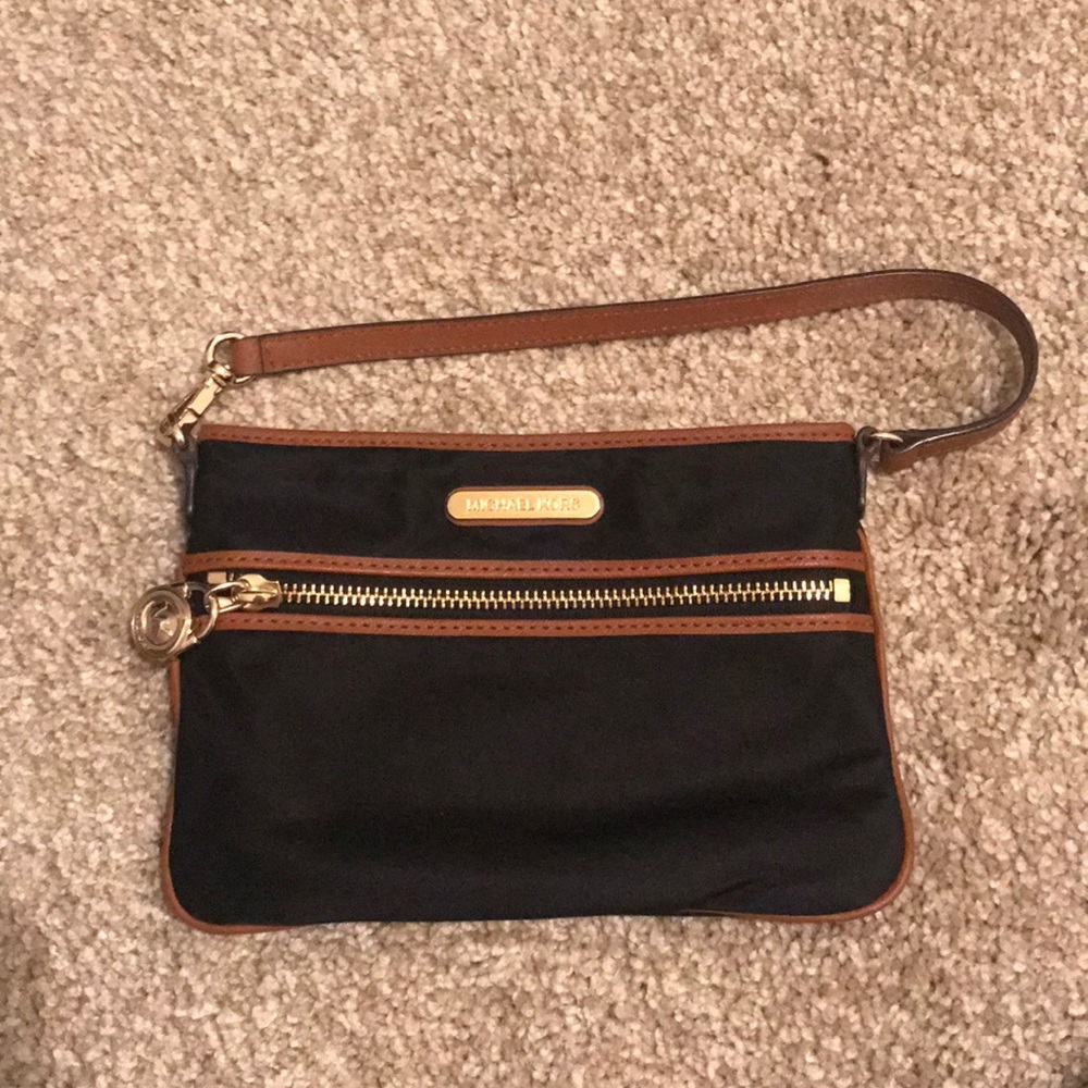 Michael Kors jet set wristlet